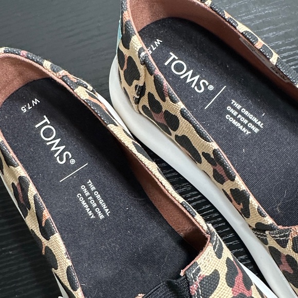 TOMS Leopard-Print Slip-On Sneakers - Picture 8 of 8